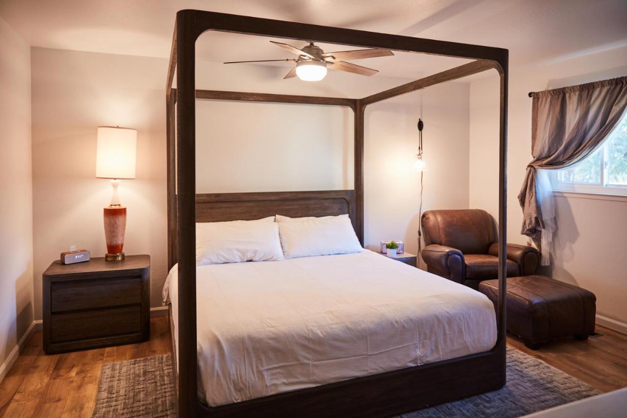 Bed And Barrel At Stonehouse Cellars Bed and Breakfast Clearlake Oaks Eksteriør billede